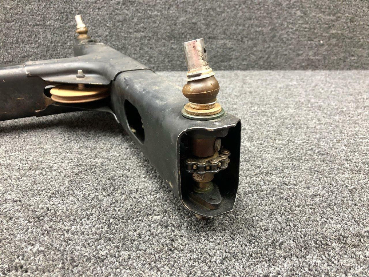 Cessna Aircraft Parts 0896000-1 ALT 0896000-2 Cessna 320A Control Column Assembly