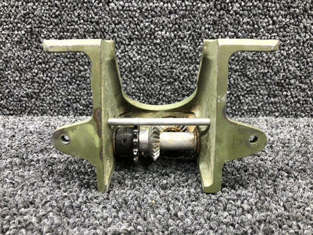 Cessna Aircraft Parts 0841107-2 / 0843400-49 Cessna 320A Manual Gear Extension Bracket W/ Gears