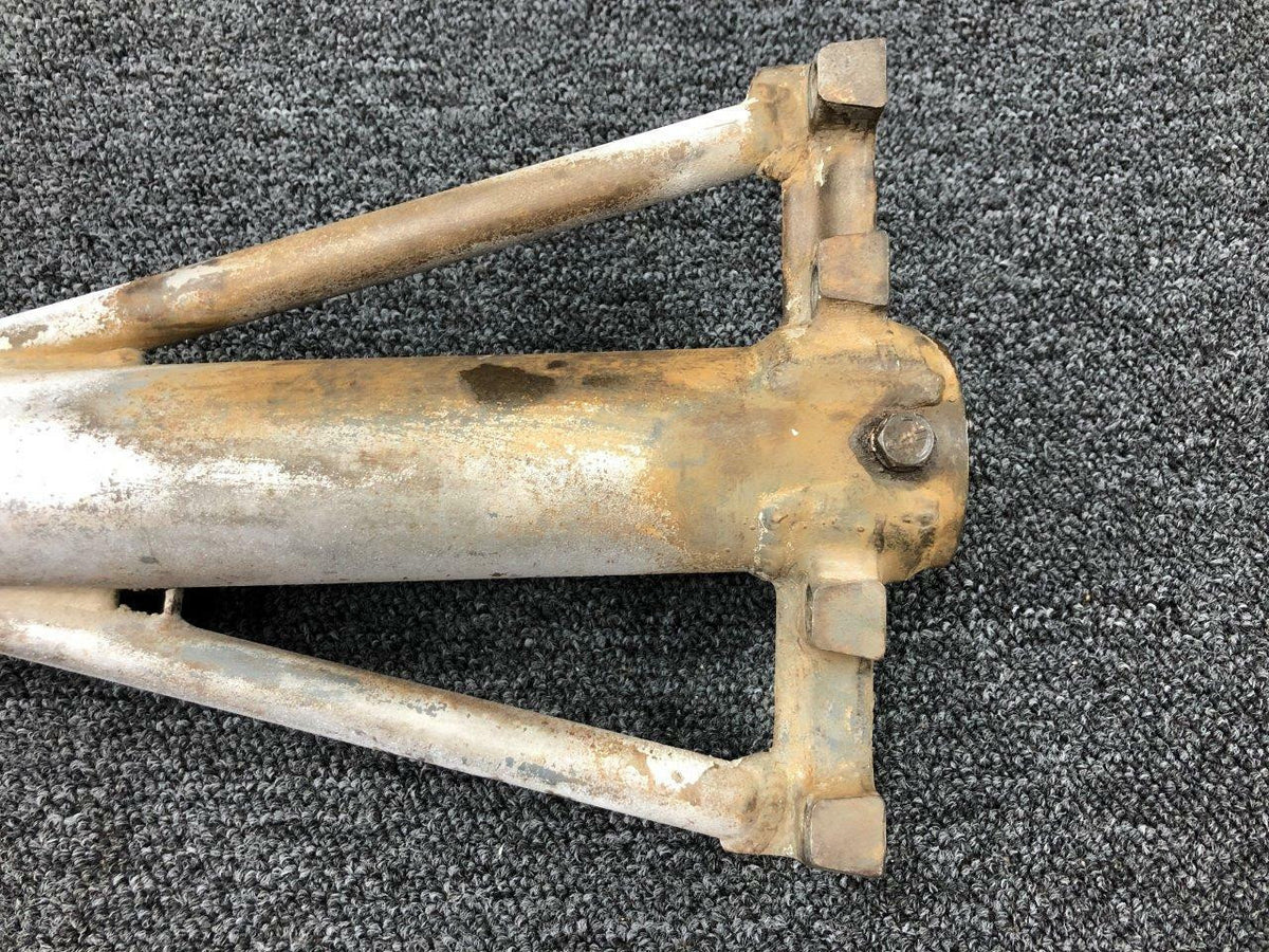 Cessna Aircraft Parts 0841000-110 Cessna 320A Main Gear Strut Assembly RH