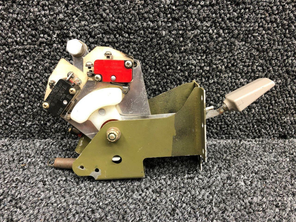 Cessna Aircraft Parts 2513657-1 / 2513656-2 Cessna T303 Flap Position Lever W/ Arms and Switches