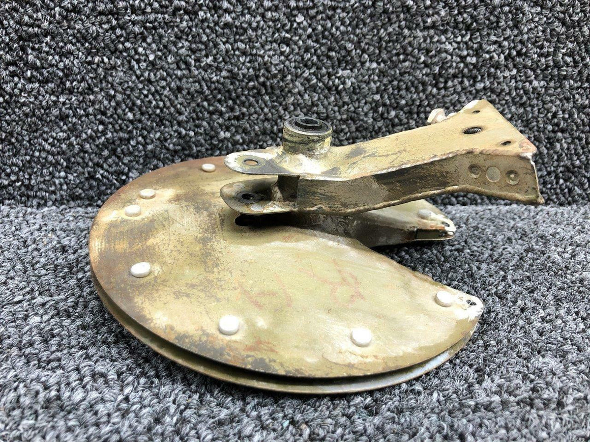 Cessna Aircraft Parts 2522207-2 Cessna T303 Aileron Bellcrank Assembly Outboard RH