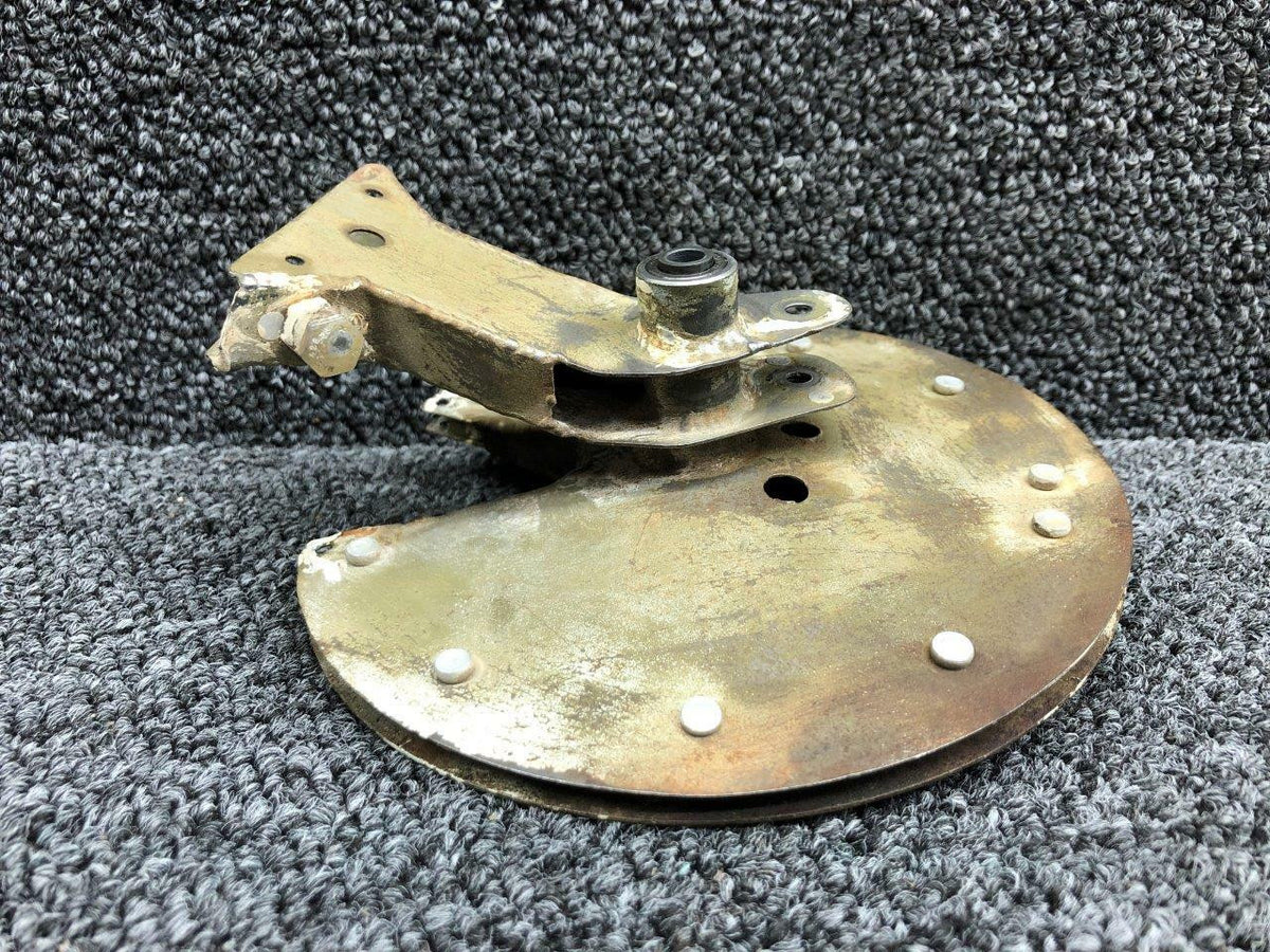 Cessna Aircraft Parts 2522207-2 Cessna T303 Aileron Bellcrank Assembly Outboard RH