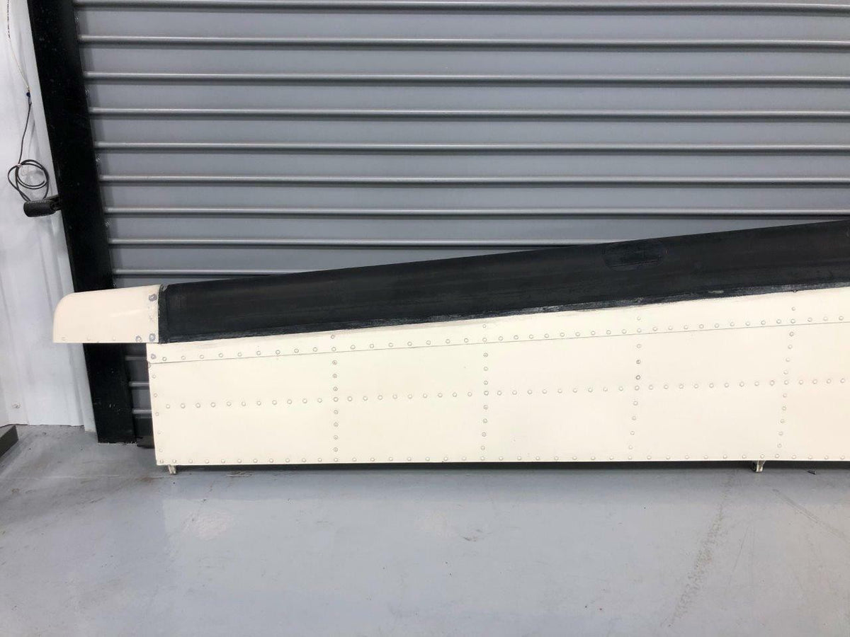 Cessna Aircraft Parts 2532000-1 Cessna T303 Horizontal Stabilizer Assembly