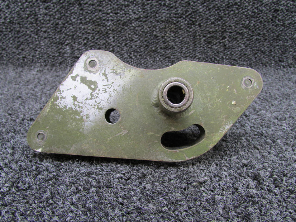 0422430-1 Cessna 172N-A185F Aileron Bellcrank LH