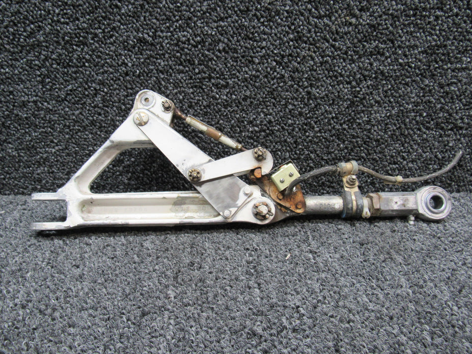 67025-006, 67797-005 Piper PA28R-200 Truss Assembly Main Gear RH w Link