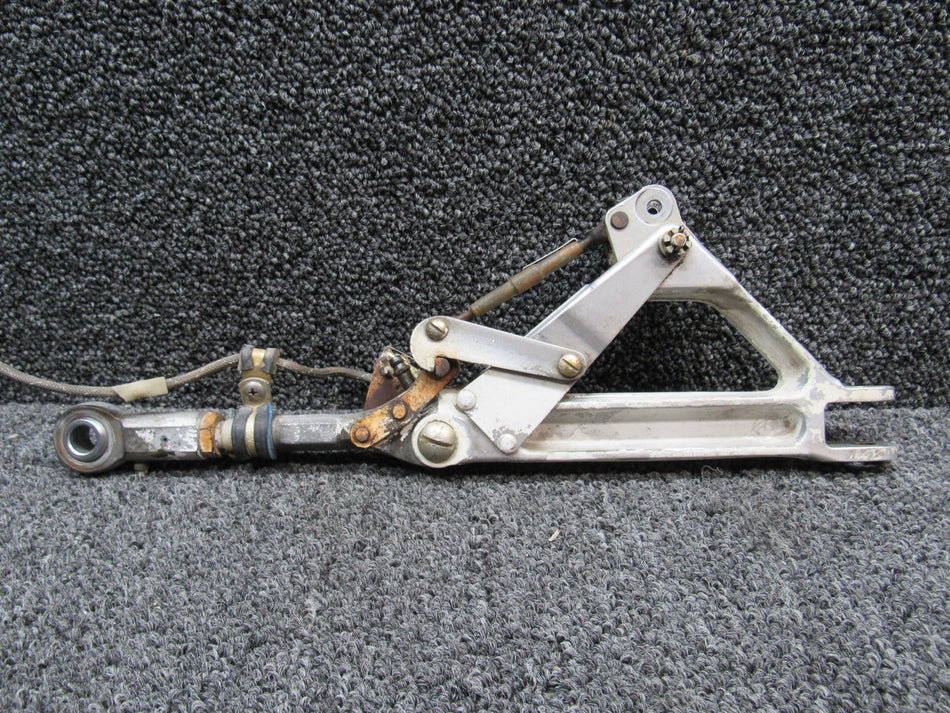 67025-006, 67797-005 Piper PA28R-200 Truss Assembly Main Gear RH w Link