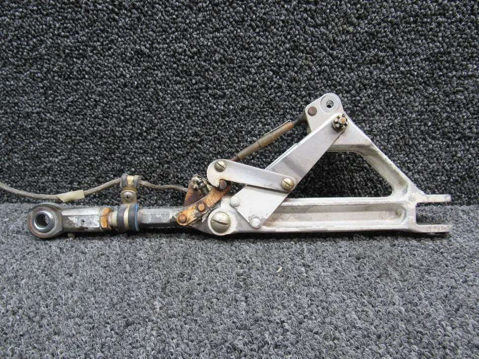 67025-006, 67797-005 Piper PA28R-200 Truss Assembly Main Gear RH w Link