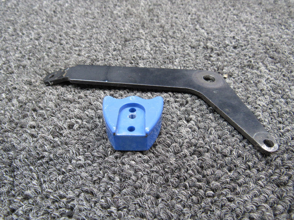 67213-000, 24047-000 Piper PA28R-200 Propeller Control Lever w Knob