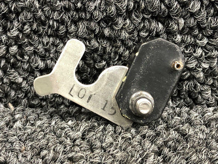 Robinson D333-7, D333-8 Robinson R22 Carburetor Heat Control Catch and Block