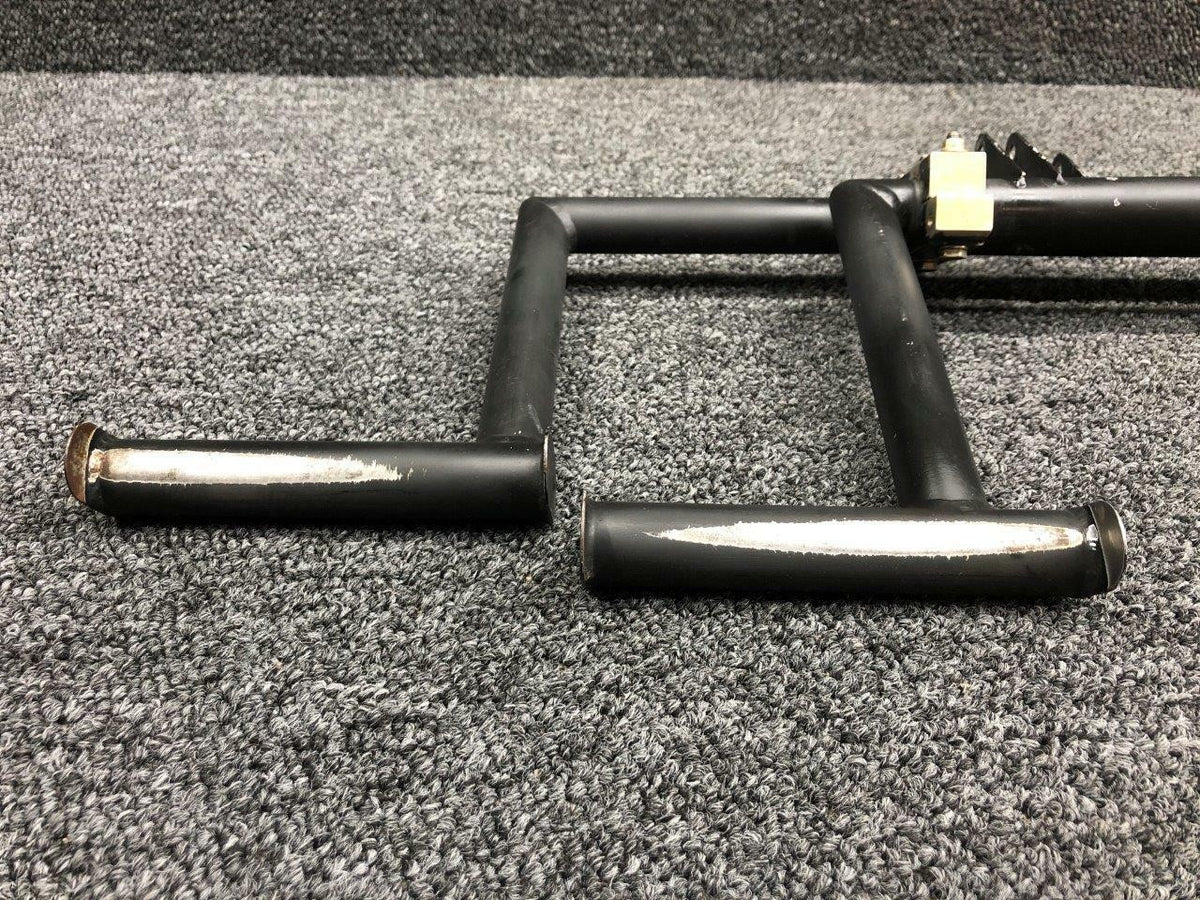 Robinson A755-1 and A755-2 Robinson R22 Rudder Pedal Assembly RH with Bearing Blocks