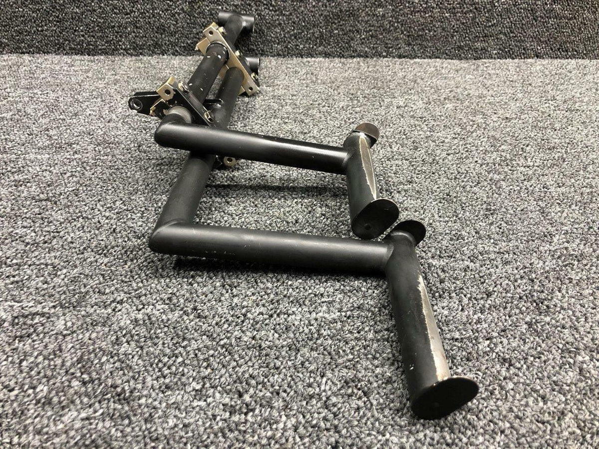 Robinson A755-1, A755-2 Robinson R22 Rudder Pedal Assembly RH w Bearing Blocks