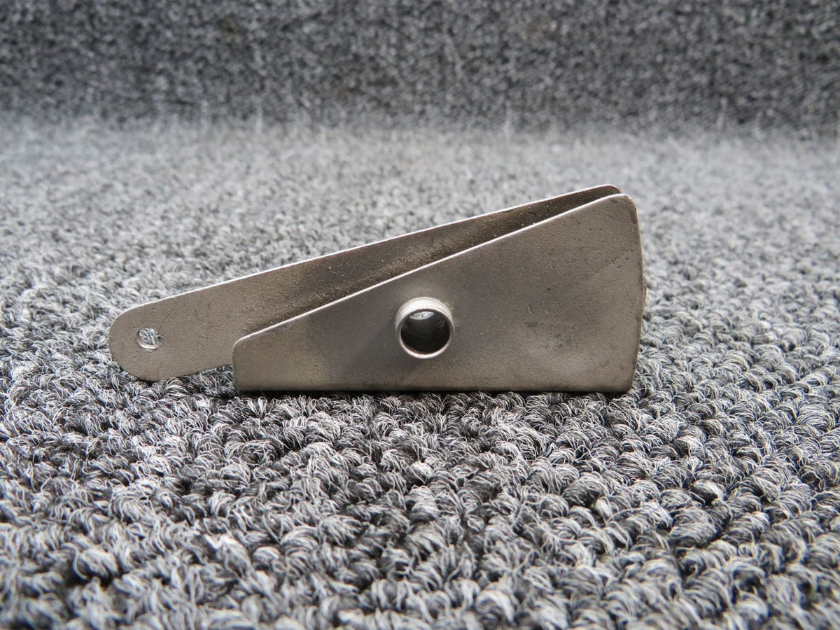 0510167 (USE: 0510167-0) Cessna 172 / 182 Flap Lever Latch Assembly | Used Airplane Parts