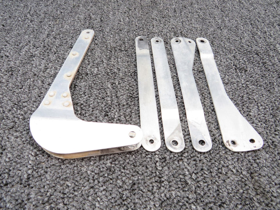 1260442-1, 1260441-1 Cessna T210F Elevator Link Set Aft