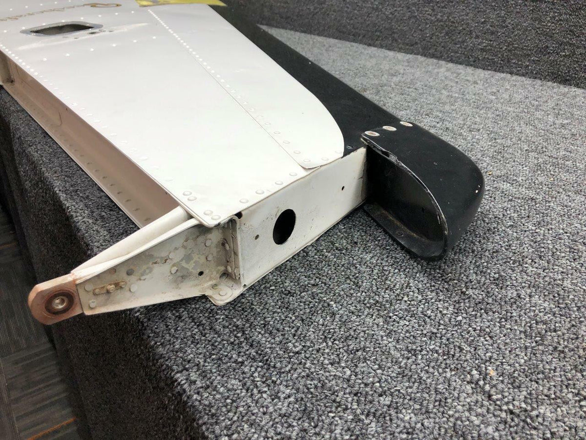 Beechcraft Parts 96-640000-606 Beechcraft 95-B55 Vertical Stabilizer Assembly