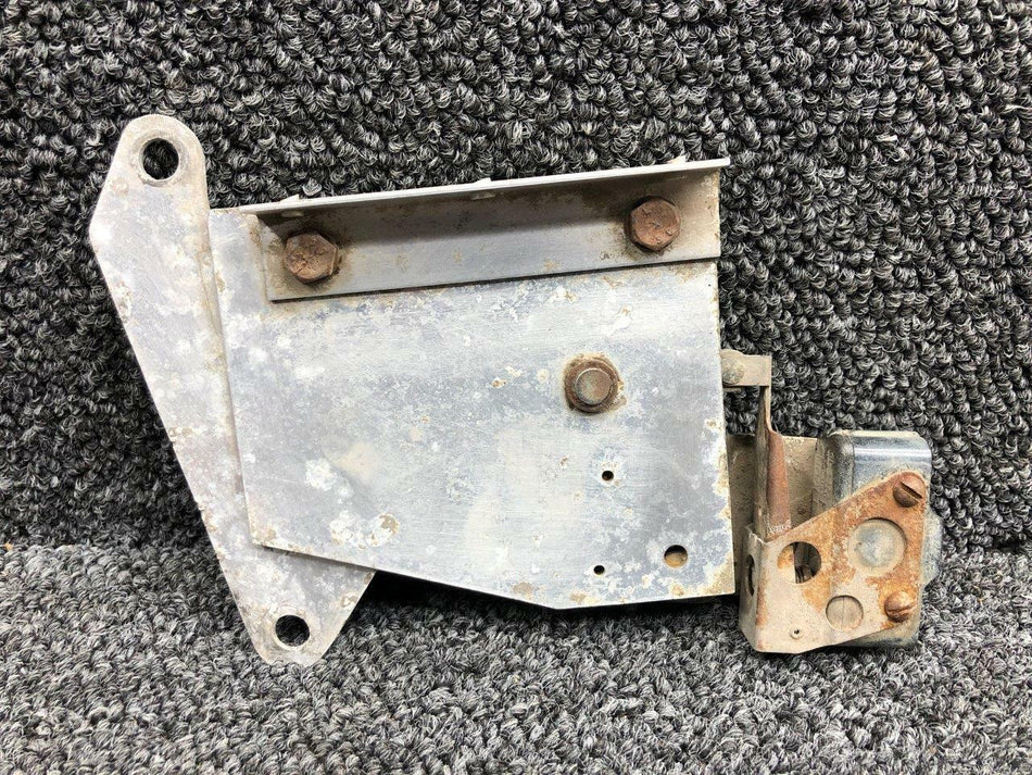 Beechcraft Parts 95-550002-19 / 95-550002-31 Beechcraft 95-B55 Iris Heater Valve Bellcrank W/ Switch