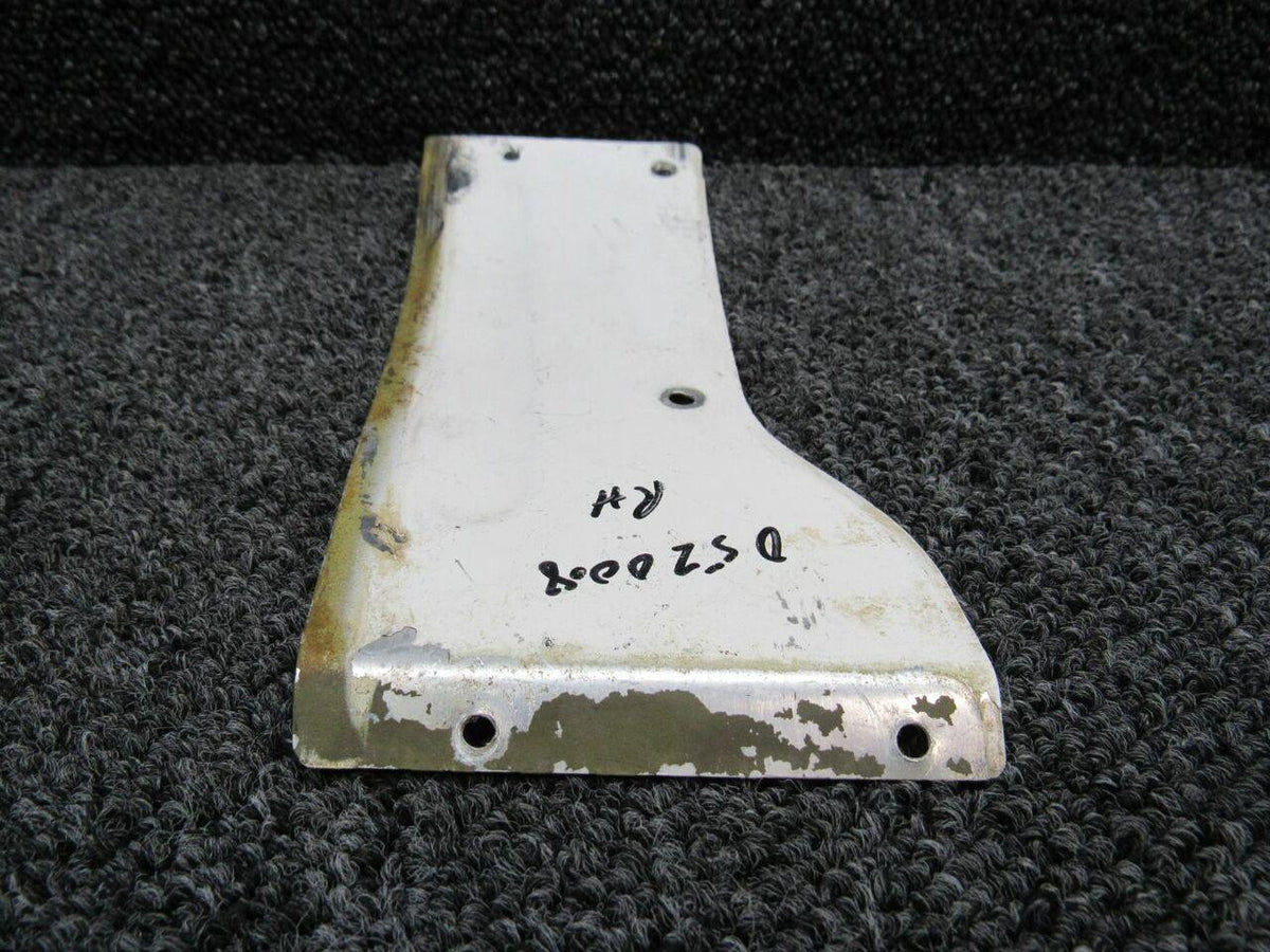 Cessna Aircraft Parts 0520008-10 Cessna 172S Wing Fairing Aft Lower RH M22