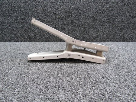 Cessna Aircraft Parts 0712306-1 / 0712306-2 Cessna 180 Rear Elevator Bellcrank LH / RH Bracket Assy
