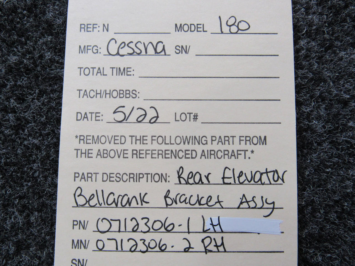 Cessna Aircraft Parts 0712306-1 / 0712306-2 Cessna 180 Rear Elevator Bellcrank LH / RH Bracket Assy