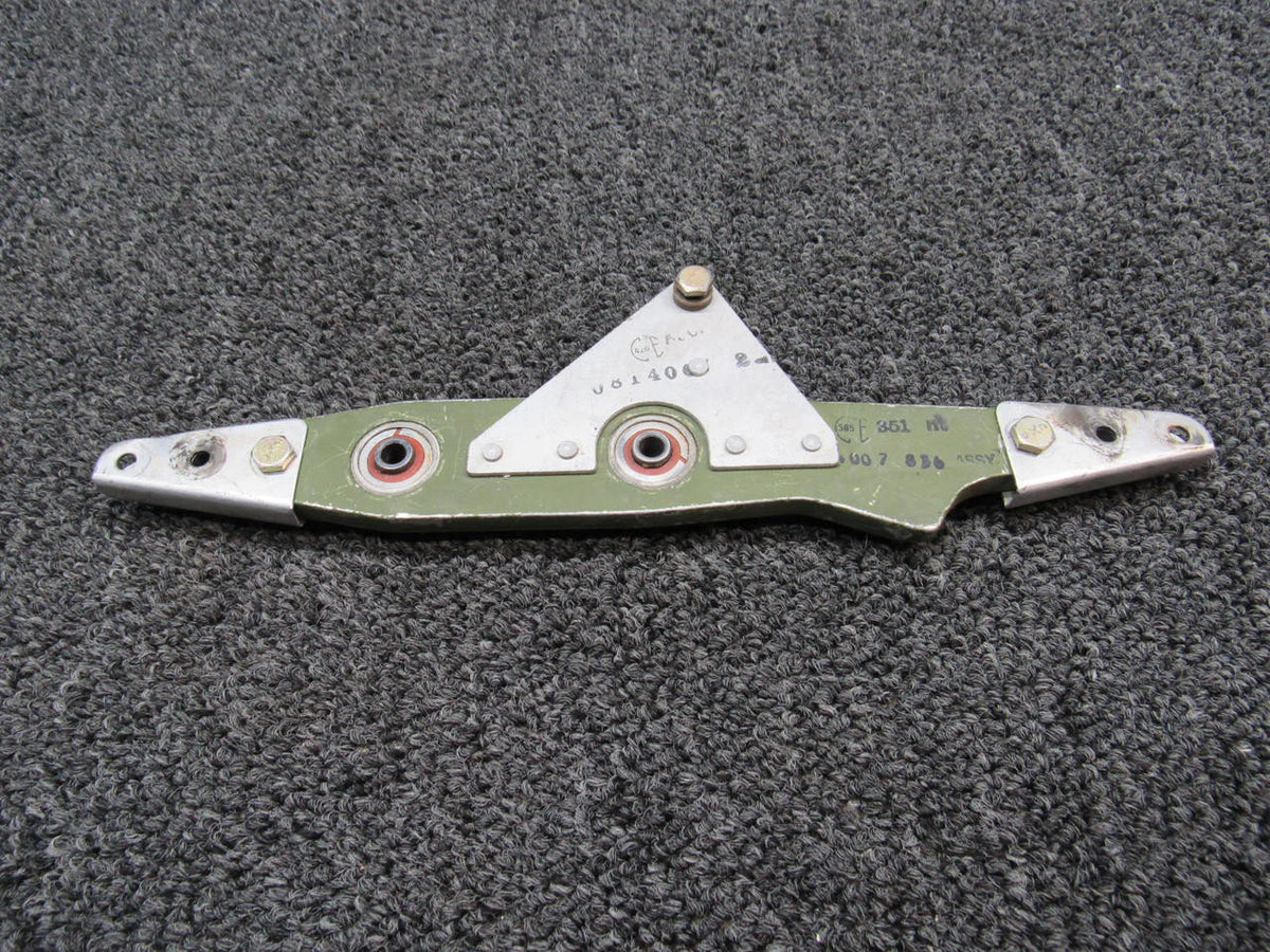 Cessna Aircraft Parts 0814007-1 Use 0814007-3 Cessna 310R Elevator Bellcrank Aft