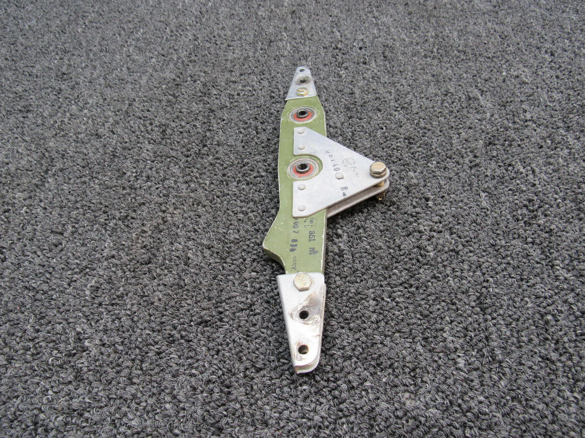 Cessna Aircraft Parts 0814007-1 Use 0814007-3 Cessna 310R Elevator Bellcrank Aft
