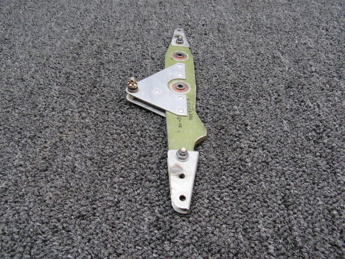 Cessna Aircraft Parts 0814007-1 Use 0814007-3 Cessna 310R Elevator Bellcrank Aft