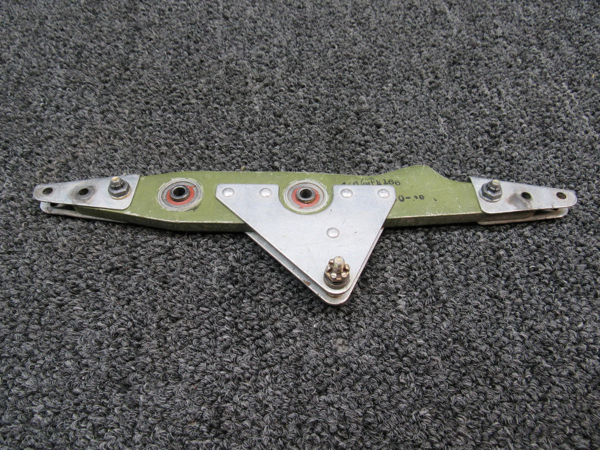 Cessna Aircraft Parts 0814007-1 Use 0814007-3 Cessna 310R Elevator Bellcrank Aft