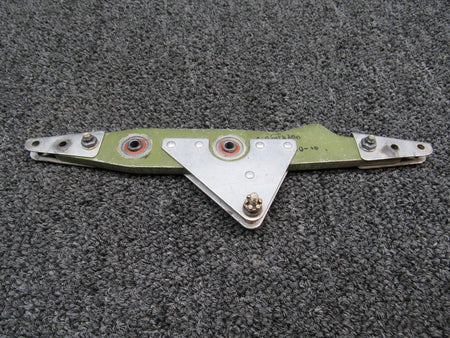 Cessna Aircraft Parts 0814007-1 Use 0814007-3 Cessna 310R Elevator Bellcrank Aft