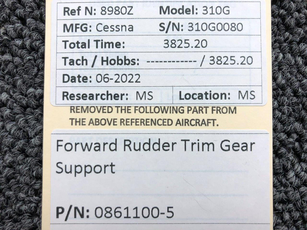 Cessna Aircraft Parts 0861100-5 Cessna 310G Forward Rudder Trim Gear Support
