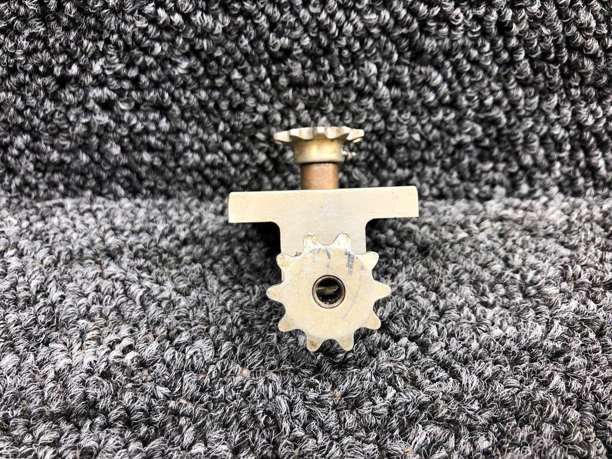 Cessna Aircraft Parts 0861100-5 Cessna 310G Forward Rudder Trim Gear Support