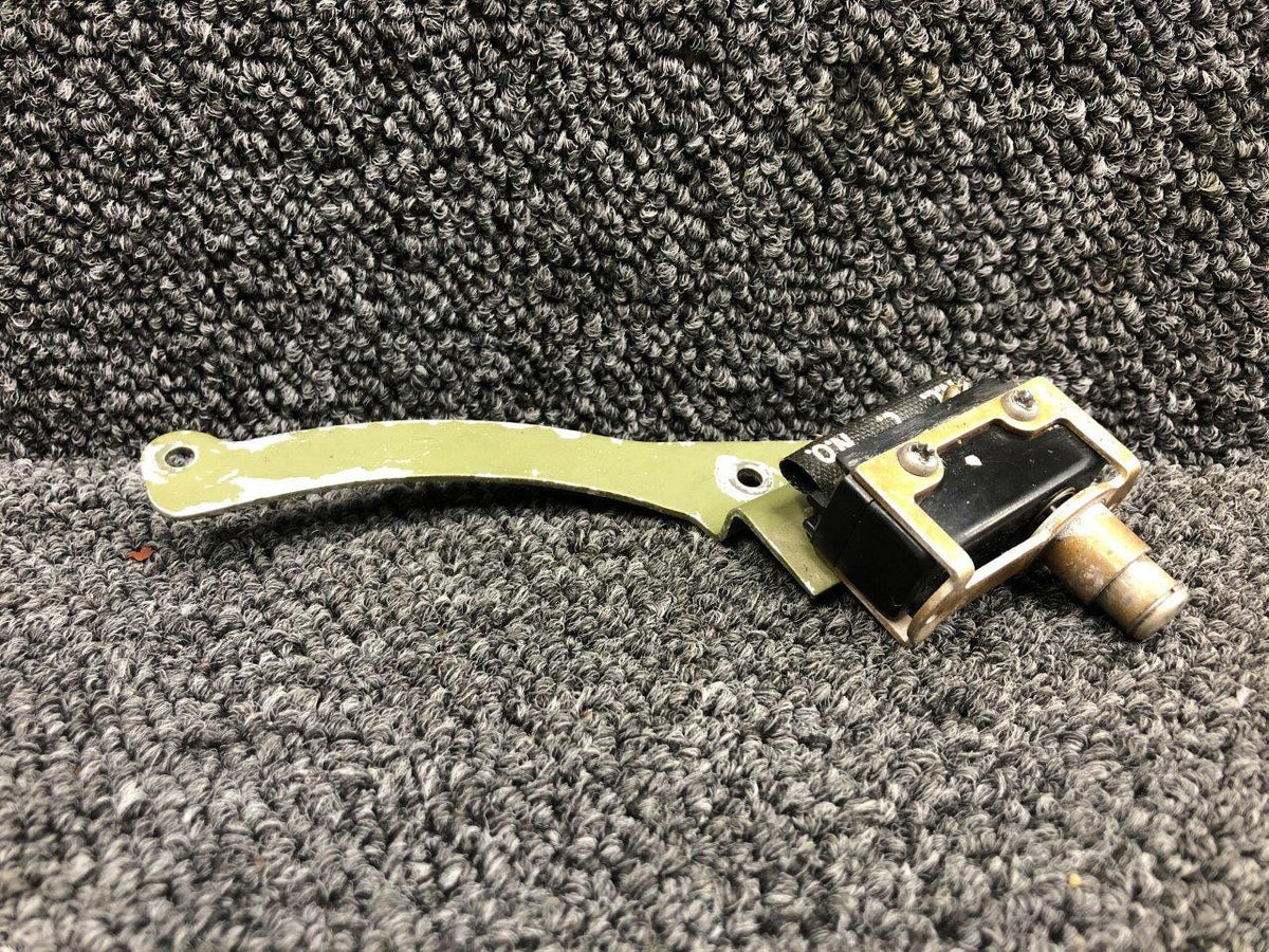 Cessna Aircraft Parts MS25008-1 / 0843400-47 Cessna 310G Landing Gear Limit Switch W/ Downlock Bracket
