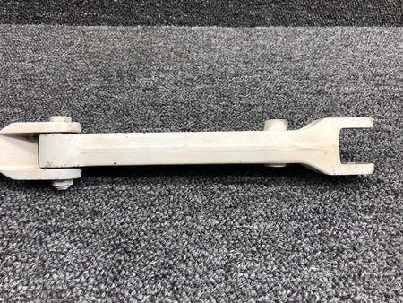 Cessna Aircraft Parts 0841102-4 / 0841103-7 Cessna 310G Main Gear Retract Link Upper / Lower LH