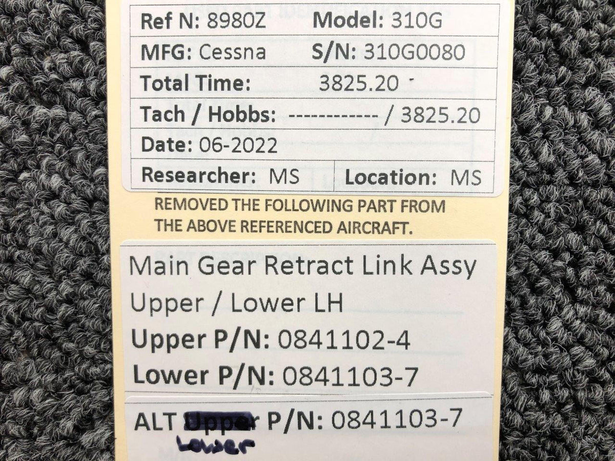 Cessna Aircraft Parts 0841102-4 / 0841103-7 Cessna 310G Main Gear Retract Link Upper / Lower LH