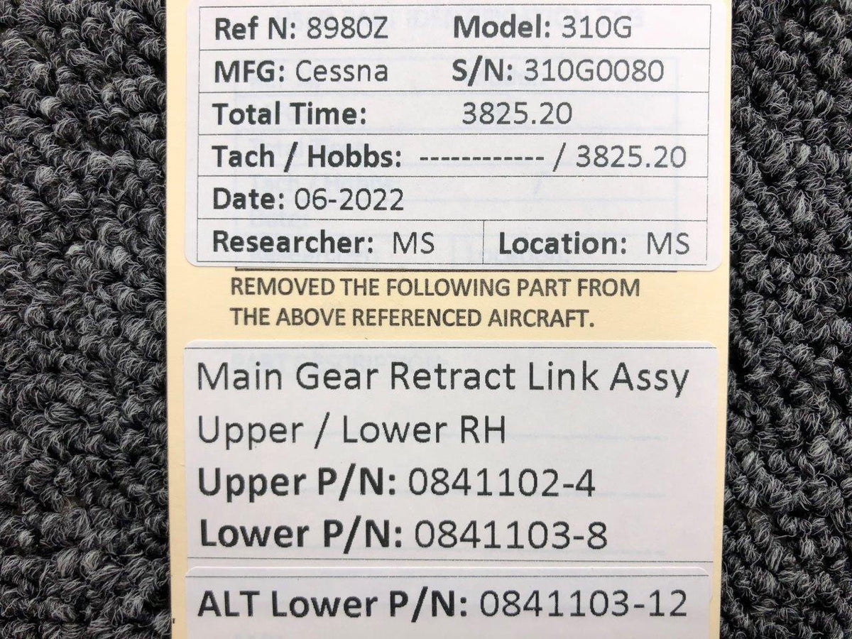 Cessna Aircraft Parts 0841102-4 / 0841103-8 Cessna 310G Main Gear Retract Link Upper / Lower RH