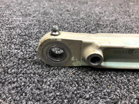 Cessna Aircraft Parts 0841102-4 / 0841103-8 Cessna 310G Main Gear Retract Link Upper / Lower RH