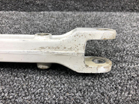 Cessna Aircraft Parts 0841102-4 / 0841103-8 Cessna 310G Main Gear Retract Link Upper / Lower RH