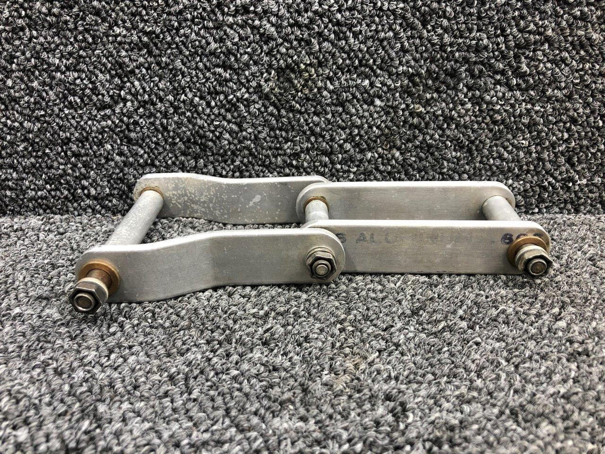 Cessna Aircraft Parts 0862101-11 / 0862101-8 Cessna 310G Flap Scissor Link Outboard / Inboard LH / RH