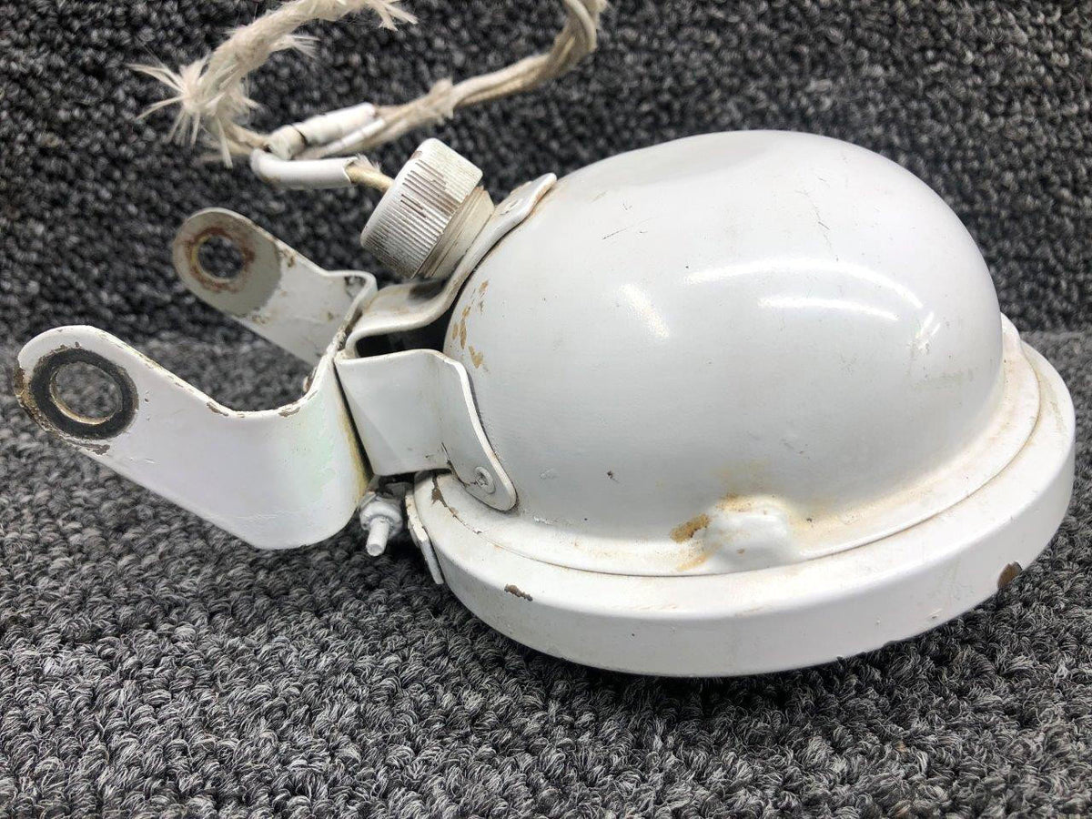 Cessna Aircraft Parts 0842215-8 USE B-4150B-4594 Cessna 310G Taxi Light Assembly