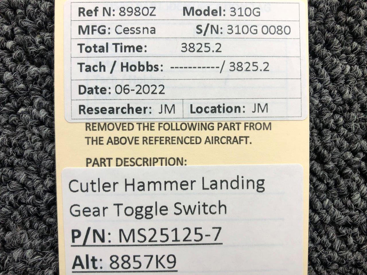 Cutler-Hammer MS25125-7 ALT 8857K9 Cutler-Hammer Landing Gear Toggle Switch