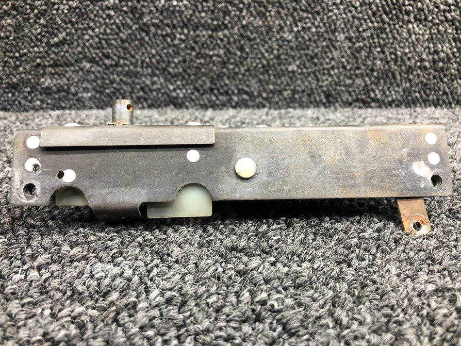 Cessna Aircraft Parts 1717075-4 Cessna 177B Vent Window Actuator Assembly RH