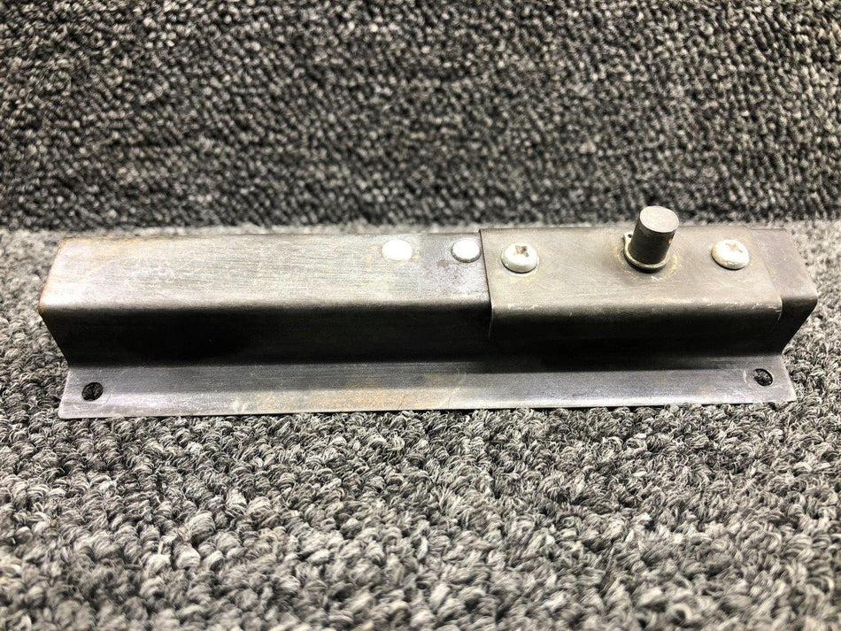 Cessna Aircraft Parts 1717075-4 Cessna 177B Vent Window Actuator Assembly RH