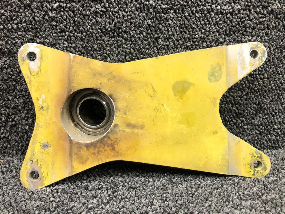 20757-000 (CAST: 20756) Piper PA24-250 Trunnion Fitting LH Forward (a)