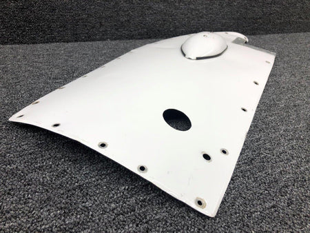 Cessna Aircraft Parts 0823413-32 / 0823403-1 Cessna 310Q Lower Fairing Assembly RH
