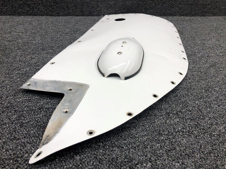 Cessna Aircraft Parts 0823413-32 / 0823403-1 Cessna 310Q Lower Fairing Assembly RH