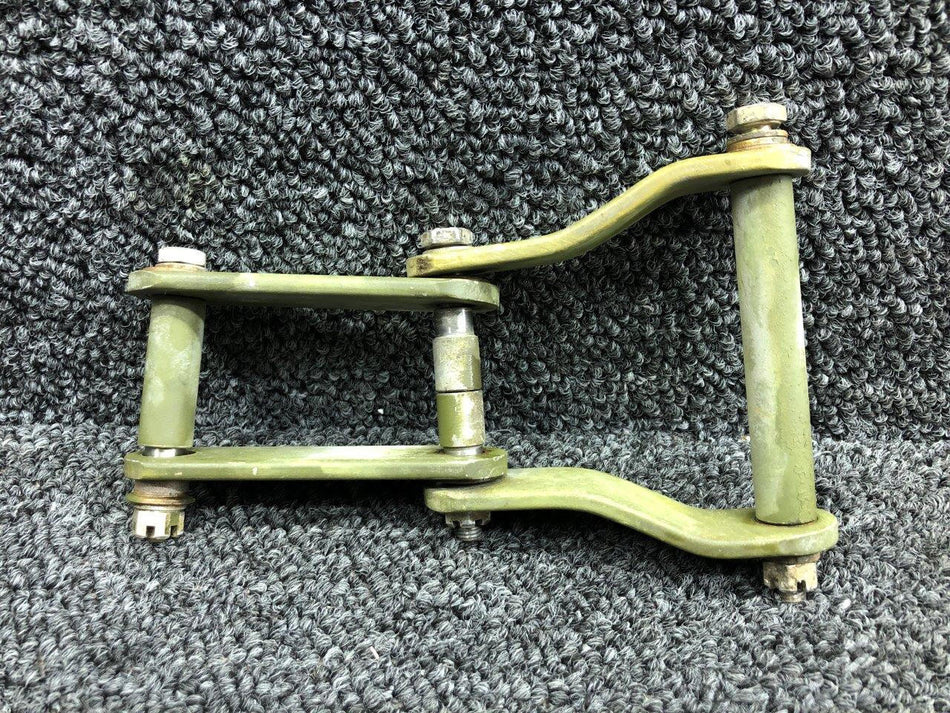 Cessna Aircraft Parts 0862101-12 / 0862101-7 Cessna 310Q Flap Scissor Link Outbd / Outbd LH / RH