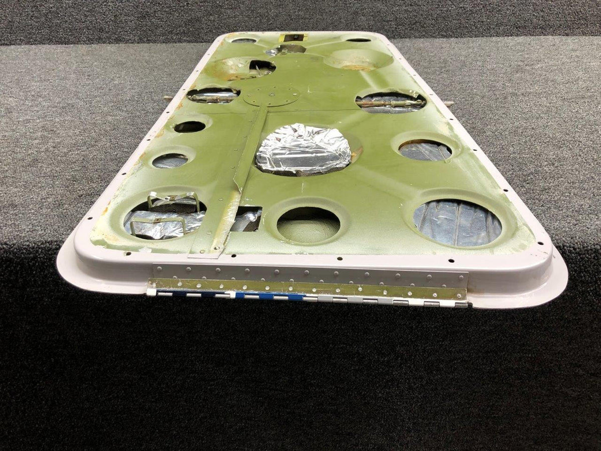 Cessna Aircraft Parts 0814162-2 / 9910028-2 Cessna 310Q Large Baggage Door Assembly W/ Latch