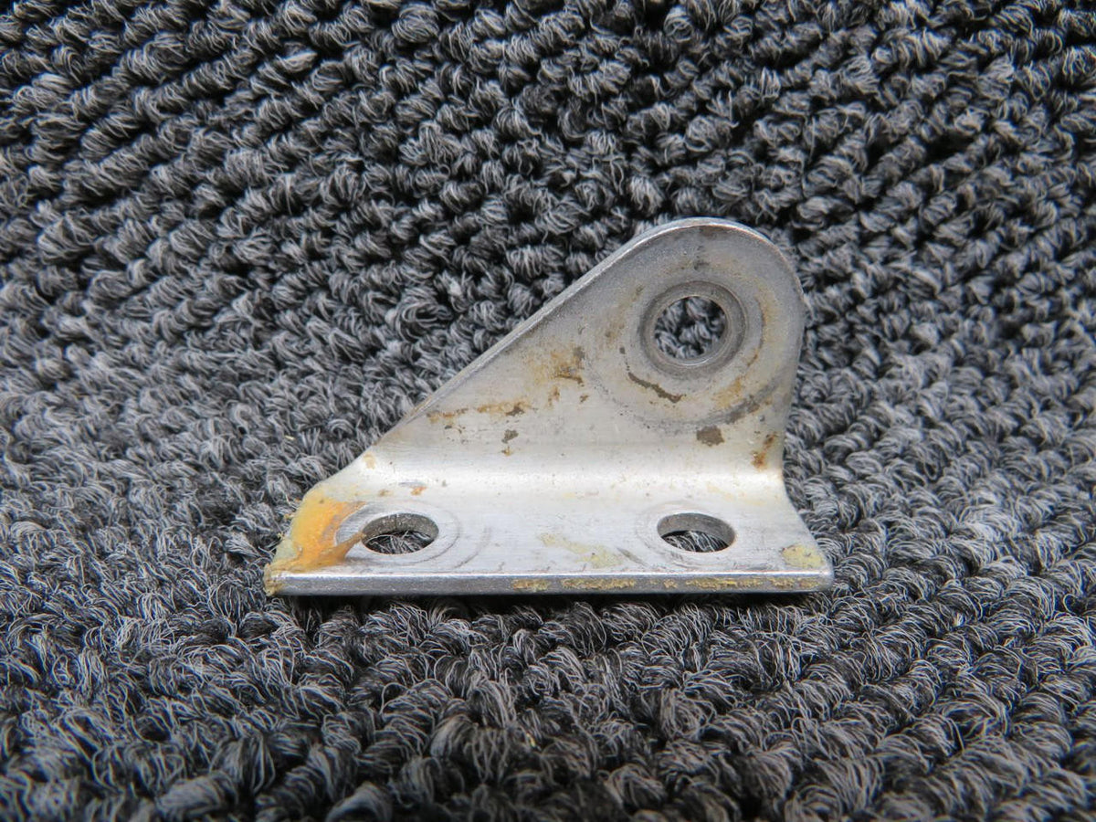 Cessna Aircraft Parts 0510205-8 Cessna Seatbelt Attachment Fitting Inboard RH / Outbd LH