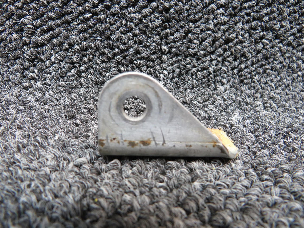 Cessna Aircraft Parts 0510205-8 Cessna Seatbelt Attachment Fitting Inboard RH / Outbd LH
