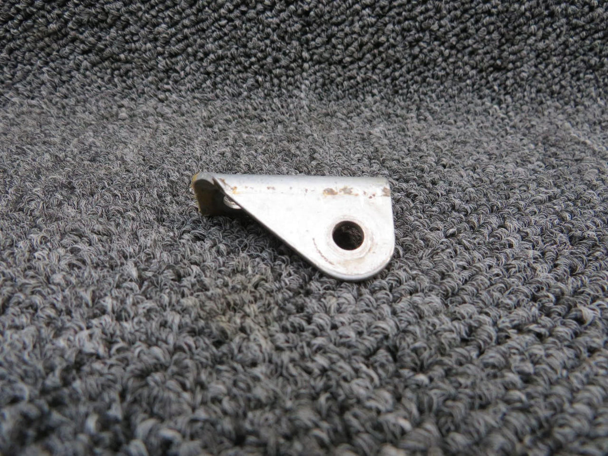 Cessna Aircraft Parts 0510205-8 Cessna Seatbelt Attachment Fitting Inboard RH / Outbd LH