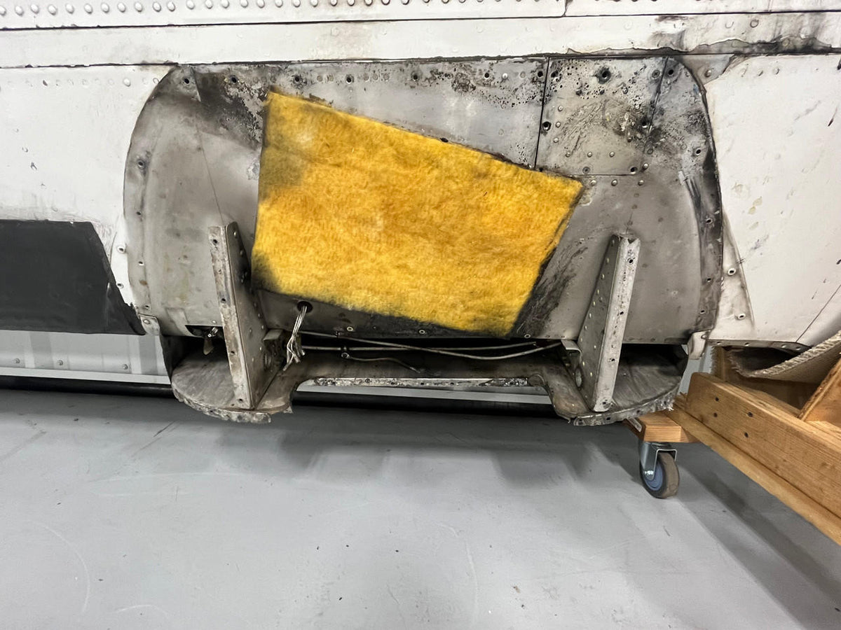 Beechcraft Parts 96-110005-621 Beech E-55 LH Wing Assembly