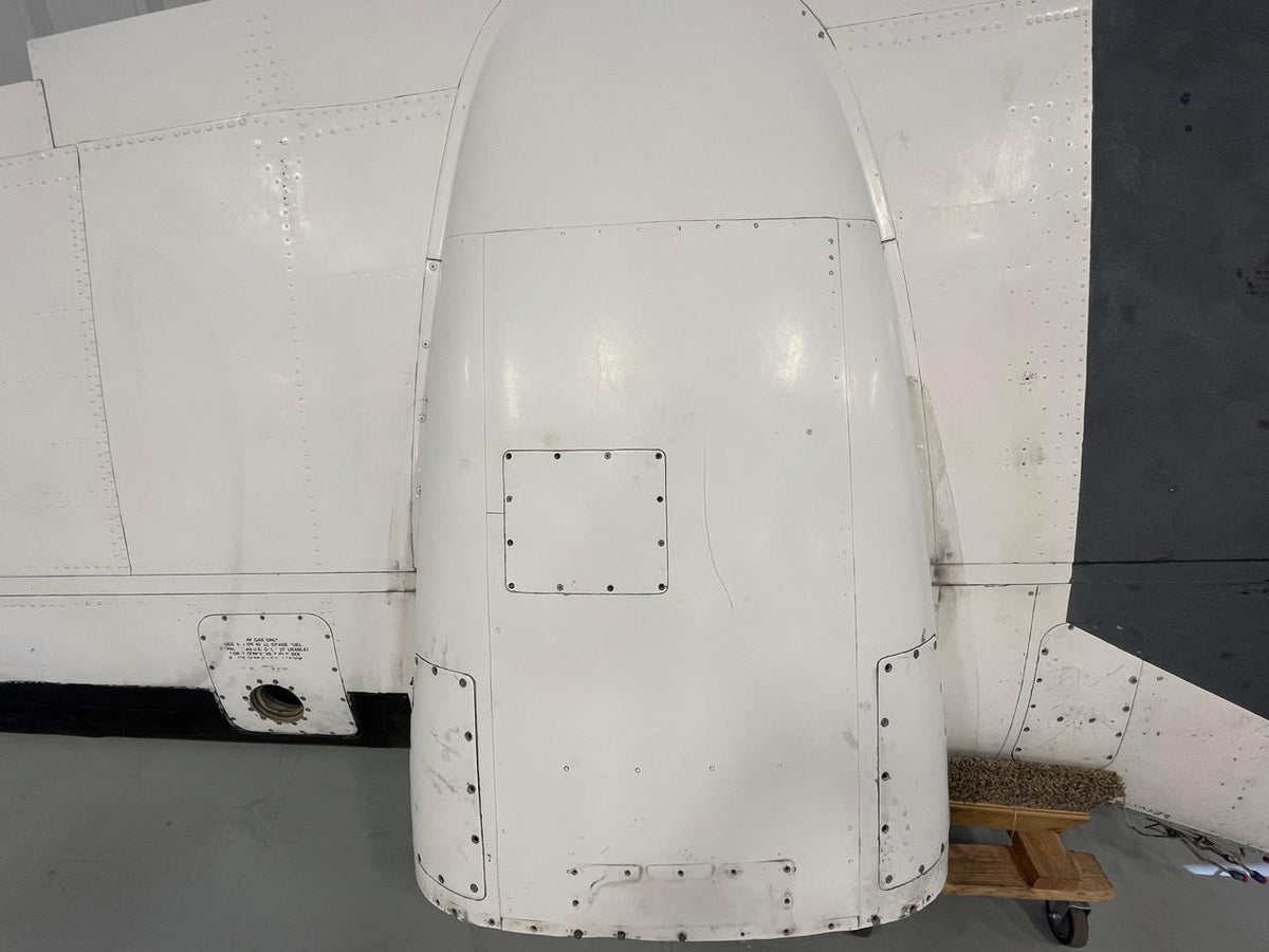 Beechcraft Parts 96-110005-622 Beech E-55 RH Wing Assembly